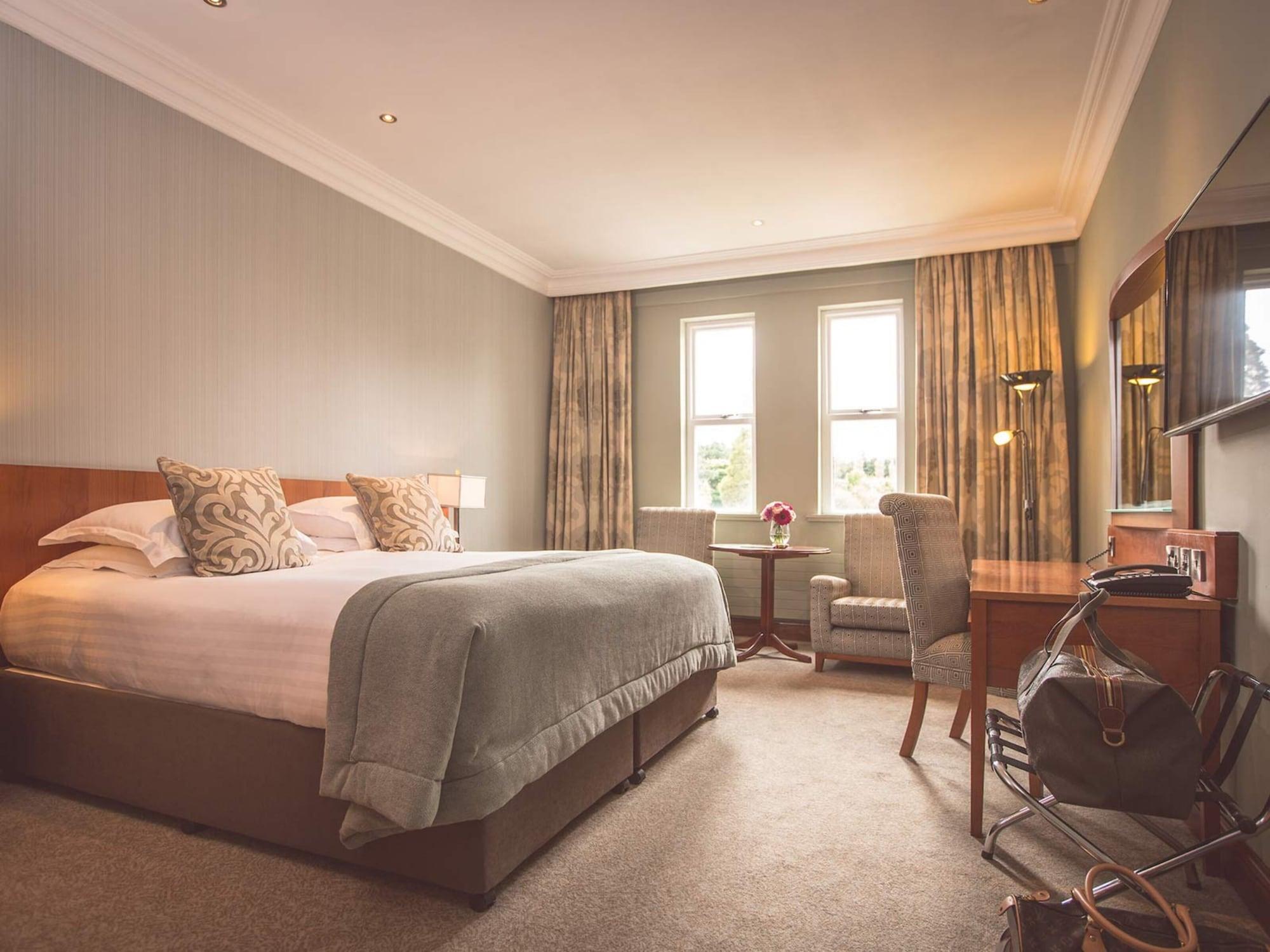 The Culloden Estate And Spa Holywood  Kültér fotó A bedroom at the hotel