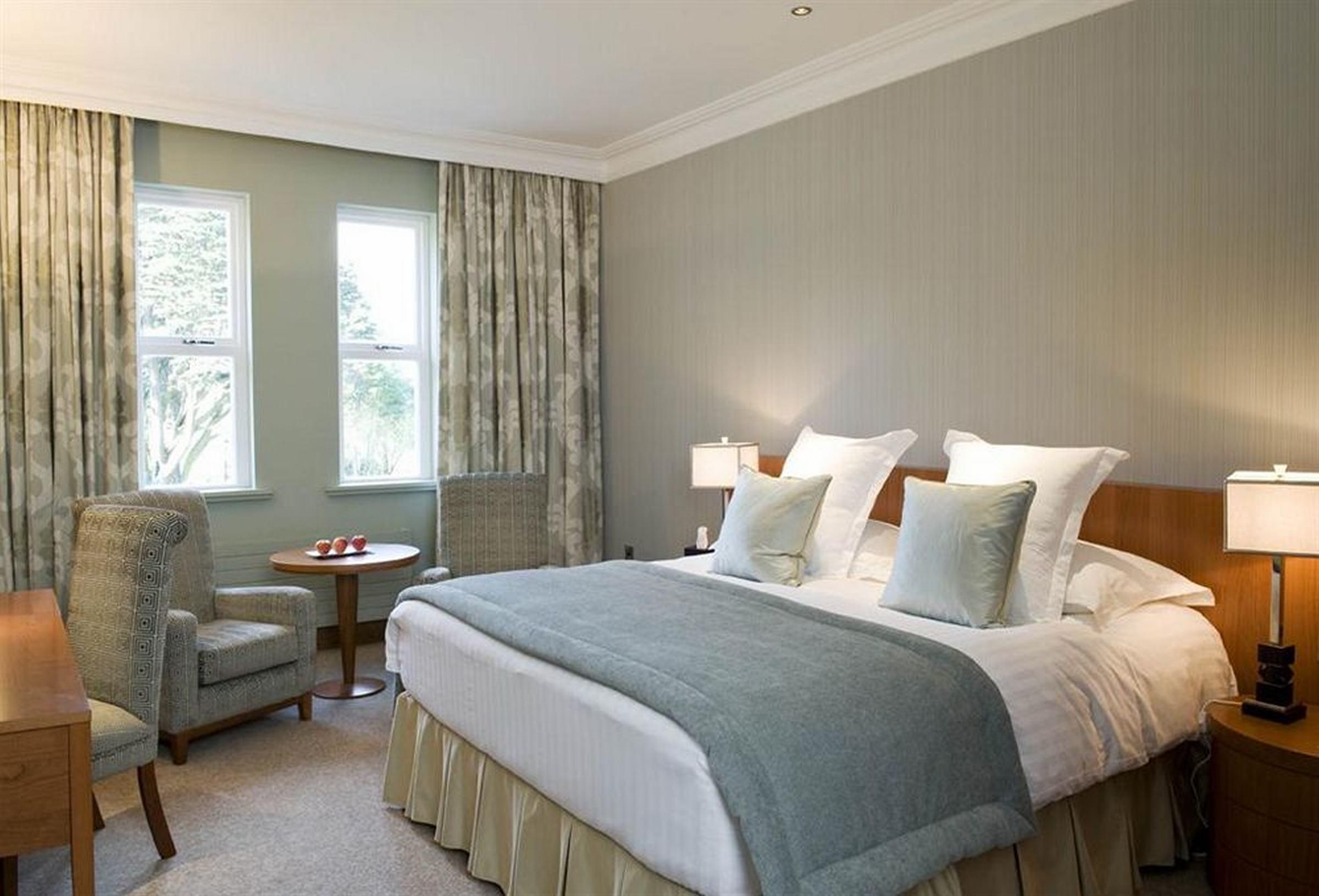 The Culloden Estate And Spa Holywood  Kültér fotó A bedroom at the hotel