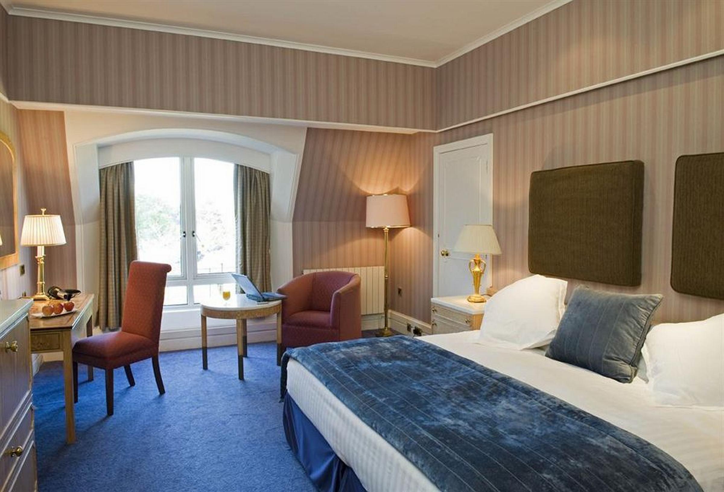 The Culloden Estate And Spa Holywood  Szoba fotó A room at the hotel