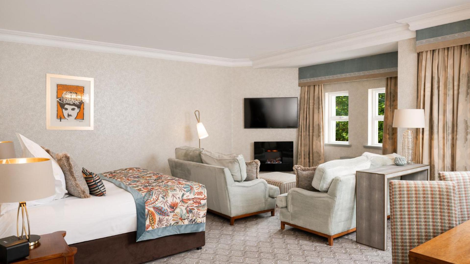 The Culloden Estate And Spa Holywood  Kültér fotó A suite at The Grove
