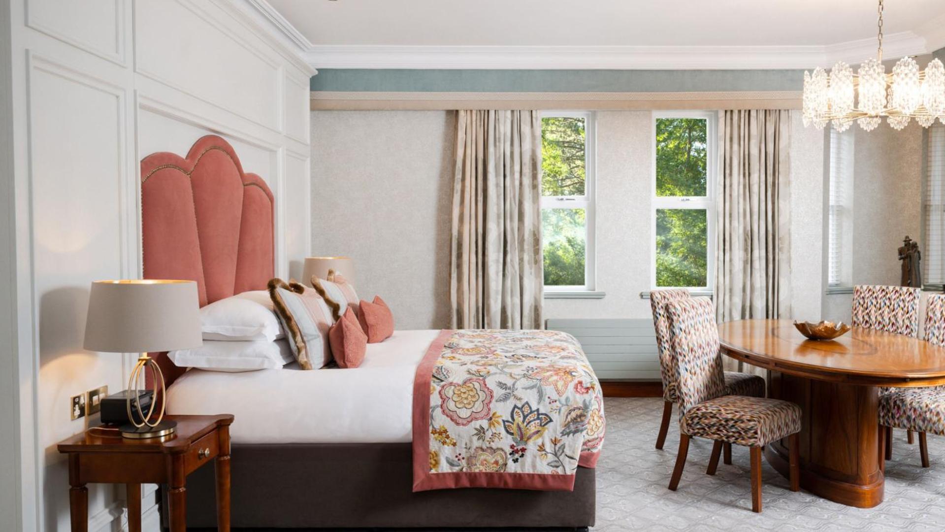 The Culloden Estate And Spa Holywood  Kültér fotó A bedroom at the hotel