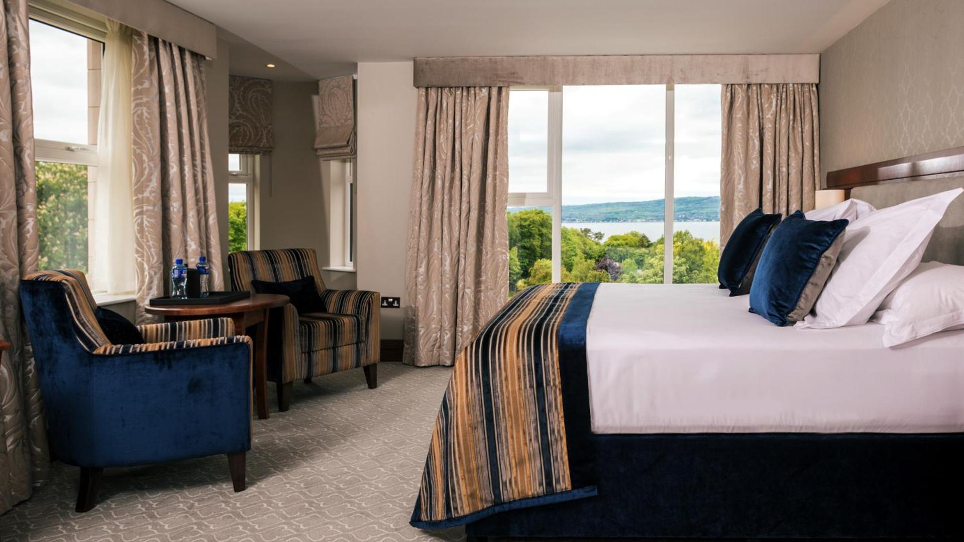 The Culloden Estate And Spa Holywood  Kültér fotó A bedroom at the hotel