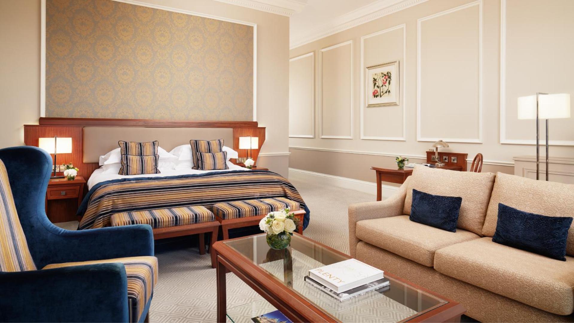 The Culloden Estate And Spa Holywood  Kültér fotó A suite at the InterContinental London